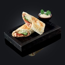 Ролл с мясом цыпленка